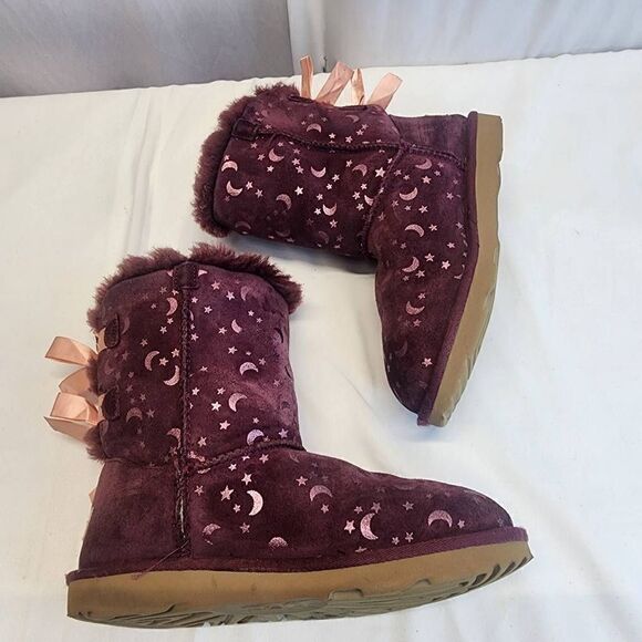 UGG Junior Bailey Bow Moon And Stars Boots Wild Grape Size 4 - Picture 13 of 13